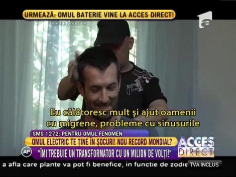 Biba Struja, omul baterie care se joacă cu electricitatea şi nu păţeşte nimic