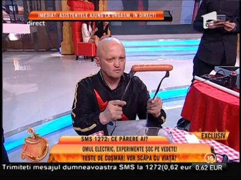 Omul electric, experimente şoc! Găteşte crenvuşti la curent electric