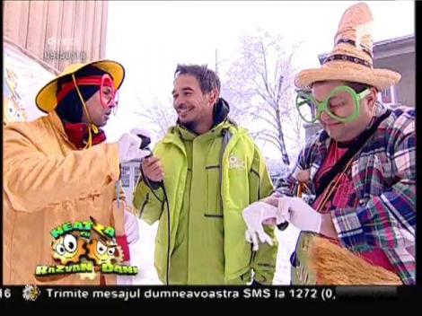 Metodă inedită de deszăpezire! Sticla și lopata te feresc de frig și de zăpadă