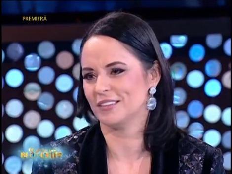 Rândul 3: "Înainte să i se spună Coco, sub ce nume era cunoscută creatoarea de modă Chanel"?