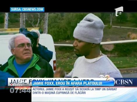 Actorul Jamie Foxx şi-a riscat viaţa ca să salveze un bărbat dintr-o maşină cuprinsă de flăcări