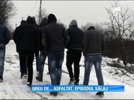 Zeci de elevi din Sălaj, 14 kilometri pe jos până la școală