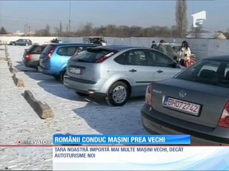 Românii conduc mașini prea vechi