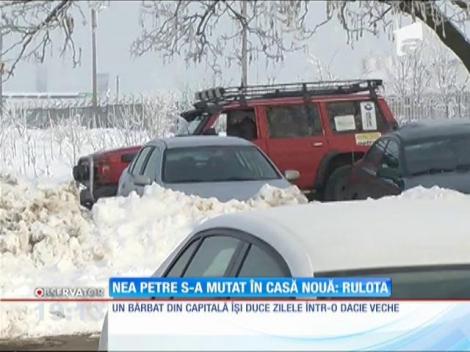 Nea Petre s-a mutat din Dacia veche din parcarea închisorii, într-o rulotă