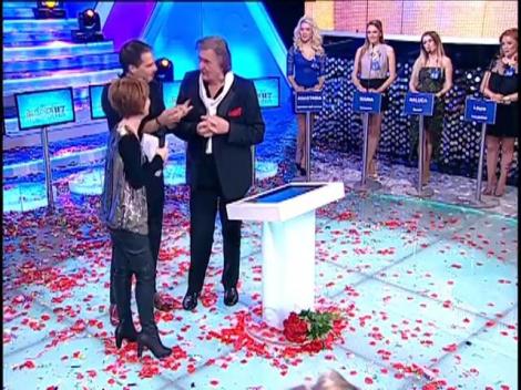 Surpriză de proporții pentru maestru! Cei doi nu sunt „Străini în noapte”! „O știu de când era mică și mergeam acasă la părinții ei”!