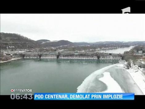 SUA: Un pod metalic construit acum 107 de ani, demolat prin implozie