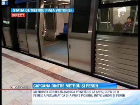 Decizie istorică! ANPC a sancţionat Metrorex şi recomandă închiderea staţiei de la Piaţa Victoriei după ce o femeie s-a rănit la urcarea în tren