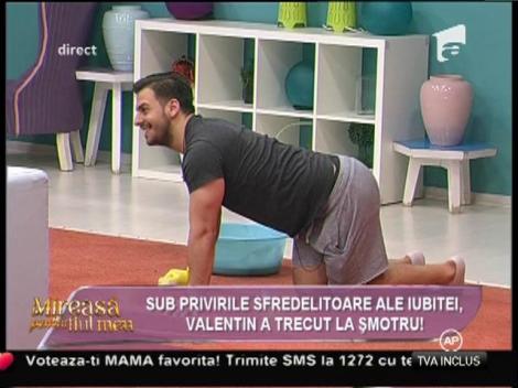 Pedeapsă dură pentru Valentin! A frecat toate mochetele din Casa fetelor! Motivul e surprinzător