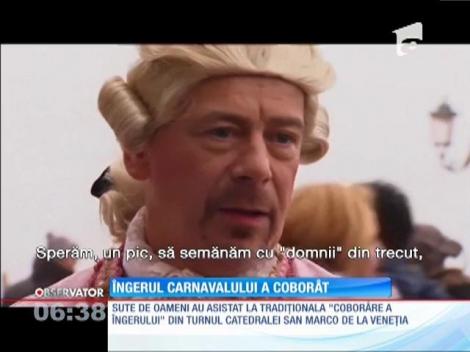 Sute de oameni au asistat la tradiţionala "Coborâre a îngerului" de la Veneţia