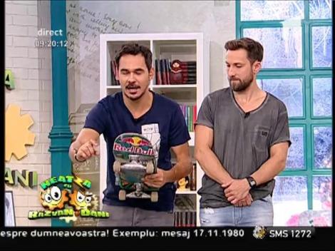 Flavia, Răzvan şi Dani învaţă să meargă pe skateboard