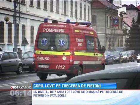 Un copil a fost lovit pe trecerea de pietoni din faţa şcolii