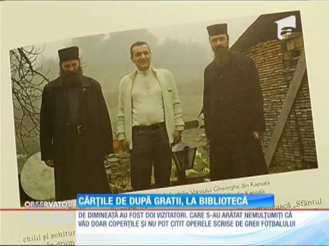 Biblioteca Naţională organizează o expoziţie care cuprinde cărţile în detenţie