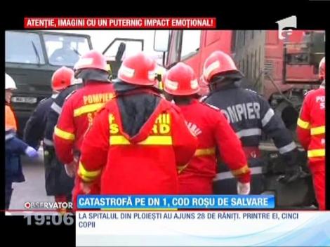 Cod roşu după carnagiul de pe şoseaua de centură a Ploieştiului! 23 de ambulanţe au fost mobilizate