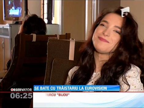 A apărut la televiziunea publică fără lenjerie intimă! Lupta pentru Eurovision nu are limite, iar Trăistariu are concurenţă serioasă!