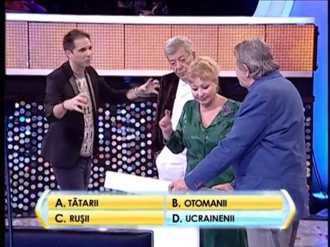 Ion Dichiseanu, Rodica Popescu Bitănescu și Sebastian Papaiani versus blonda supremă