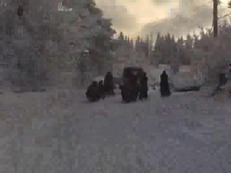 VIRAL: Măicuţele pe schiuri! "Parcă ar fi shaolini!"