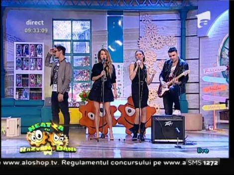 Cornel Ilie, vocalistul trupei Vunk, Flavia Mihășan și Amalia Ștefania, cântă live. Interpretarea s-a oprit brusc!