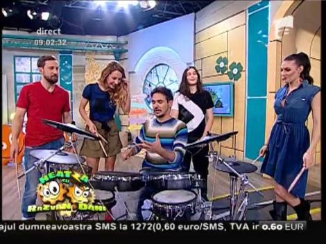 Răzvan și Dani învață să cânte la tobe! Un finalist Next Star le este profesor