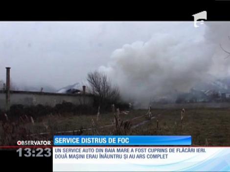 Service auto distrus de foc