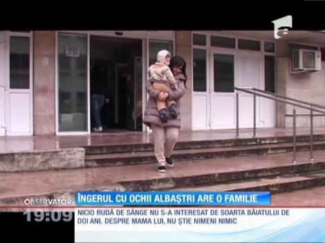 Georgică, băieţelul abandonat de mamă într-un grajd, a ajuns la un asistent maternal