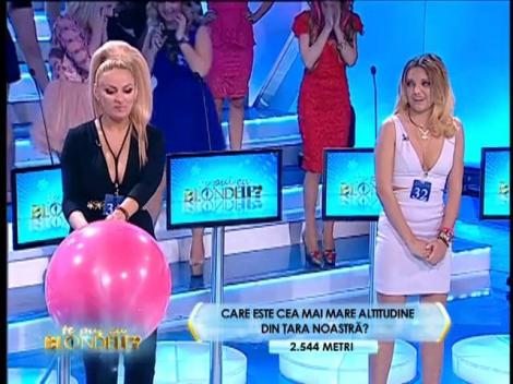 Rândul 3: "Cu cine sunt forțați să lucreze dansatorii din filmul Street Dance"?