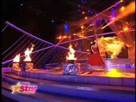 Un dans așa cum nu ne este dat să vedem în fiecare zi. Nola te va vrăji cu mișcările ei delicate