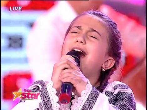 Bianca Pană cântă muzică populară pe scena "Next Star"