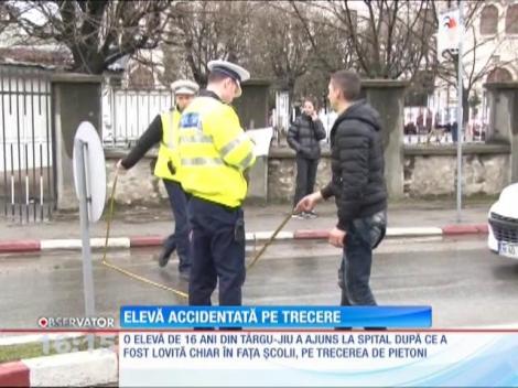 O adolescentă de 16 ani a fost lovită pe trecerea de pietoni în faţa liceului Pedagogic din Târgu Jiu