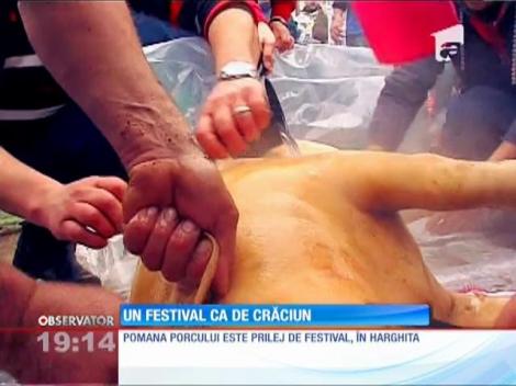 Festivalul Pomana Porcului din Harghita, o sărbătoare ca de Crăciun