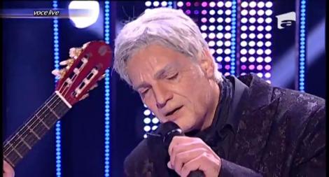 Cum numai pe străzile Parisului mai auzi! Rareș Dragomir în pielea lui Aznavour a cântat perfect „Les deux guitares”!