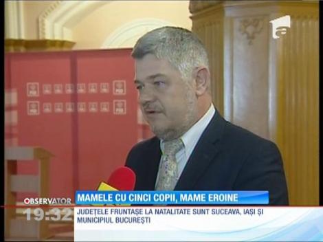 Toate româncele trebuie să afle! Mamele cu cinci copii ar putea să primească o indemnizaţie toată viaţa