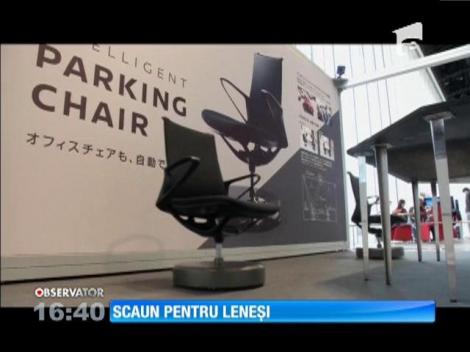 A fost inventat scaunul pentru leneși. Se așează singur sub birou!
