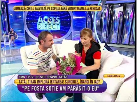 Tatăl alcoolic imploră iertarea cu un buchet de flori. Soția reacționează