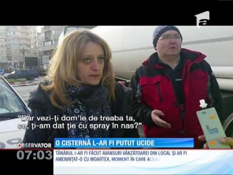 După ce i-a fost pulverizat în faţă spray lacrimogen şi a fost alungat, clientul unui bar a fost la un pas să fie călcat de o cisternă