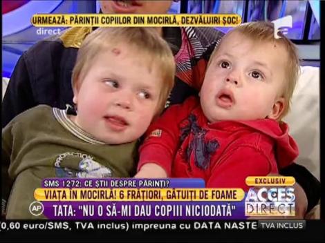 Viaţă în mocirlă! Şase frățiori ţinuţi flămânzi şi murdari!