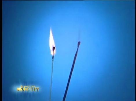 Aris, fratele geniu al Monicăi, demonstrează că flacăra nu are umbră