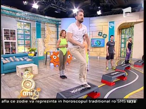 O să râzi cu lacrimi! Așa arată "masculul suprem": Bărbați în colanți, la sală, într-o demonstrație la "Neatza"!