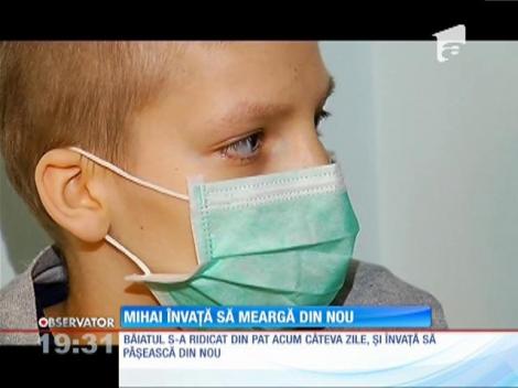 O operaţie unică în România i-a redat şansa unei vieţi normale unui băieţel bolnav de cancer