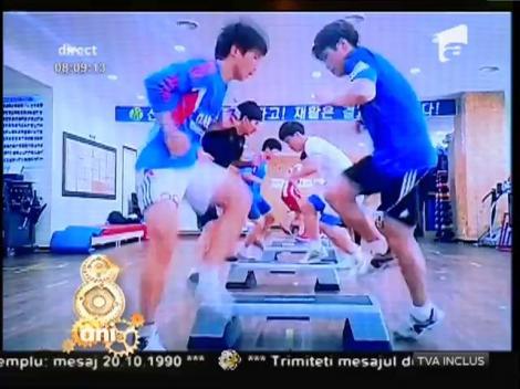 Smiley News: Ține-o pe asta! Tu cum ai reacționa dacă un câine ți-ar deschide poarta și ar închide-o după tine?!