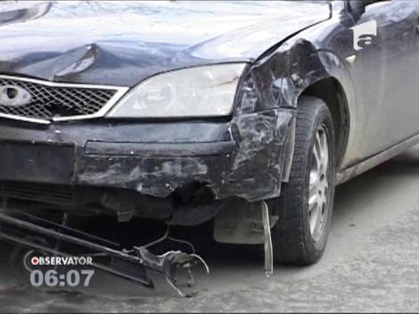 O tânără de 17 ani, lovită în plin de un taximetru