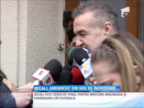 George Becali e din nou urmărit de DNA şi riscă închisoarea. E acuzat de mărturie mincinoasă, pentru că şi-a desfiinţat declaraţia în care îl denunţa pe afaceristul Puiu Popoviciu
