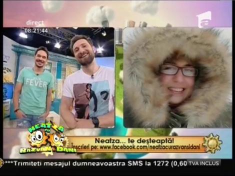 Bancul Zilei: Un şoarece mănâncă o carte