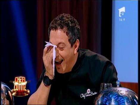 Chefii nu se mai pot abține din râs! Coana Mița: ”Cârnatul e făcut de mine, îndesat cum se cuvine!”