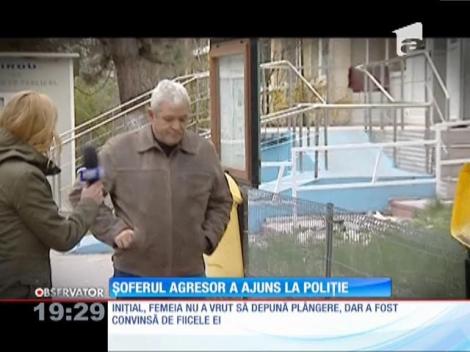 Şoferul filmat în trafic în timp ce-şi agresa iubita în maşină a ajuns în faţa poliţiştilor