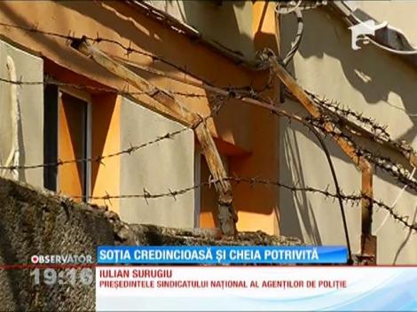 Filmul evadării din arestul Secţiei 19 de Poliţie. Renato Tulli avea telefon, iar la ieşire era aşteptat de o maşină