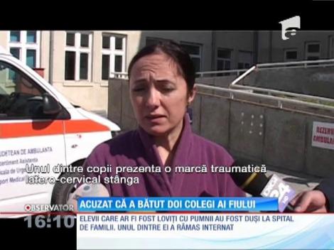 Părinte acuzat că a bătut doi colegi de clasă ai fiului