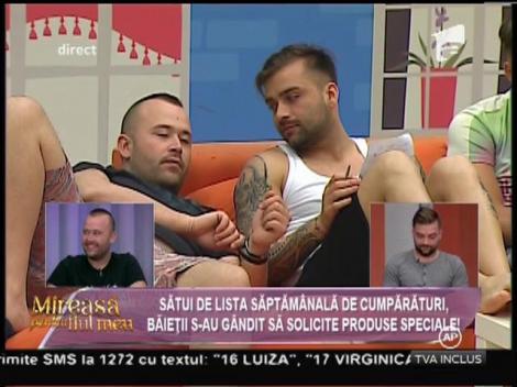 Sătui de lista săptămânală de cumpărături, băieţii s-au gândit să solicite produse speciale!