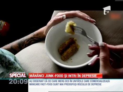 SPECIAL! M&acirc;ncarea junk-food cauzează depresie