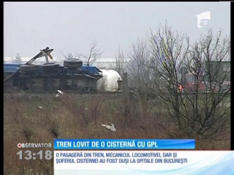 O cisternă a fost lovită de un tren de călători în judeţul Ilfov
