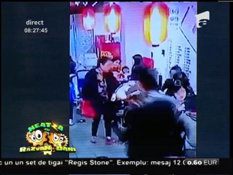 Smiley News! O doamnă din "Republica Frate și Soră" face senzație pe internet! Metoda ei de sustragere e teribil de amuzantă!